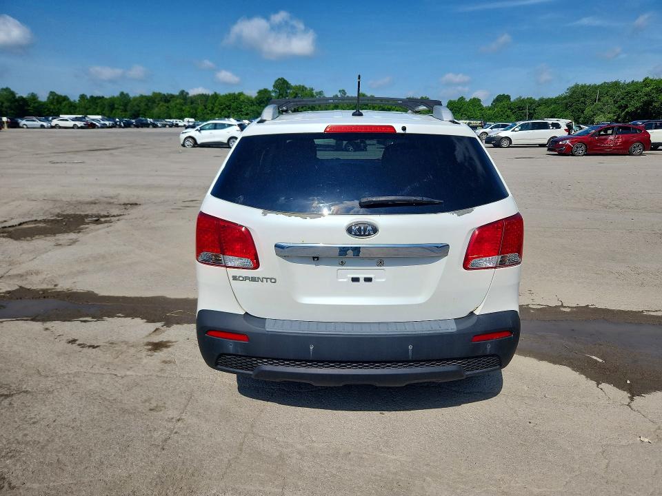 Photo 6 from auction – 2012 KIA SORENTO with VIN 5XYKTCA62CG223501