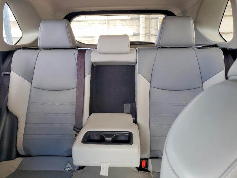 Photo 10 from auction – 2019 TOYOTA RAV4 with VIN JTMC1RFV4KD030339