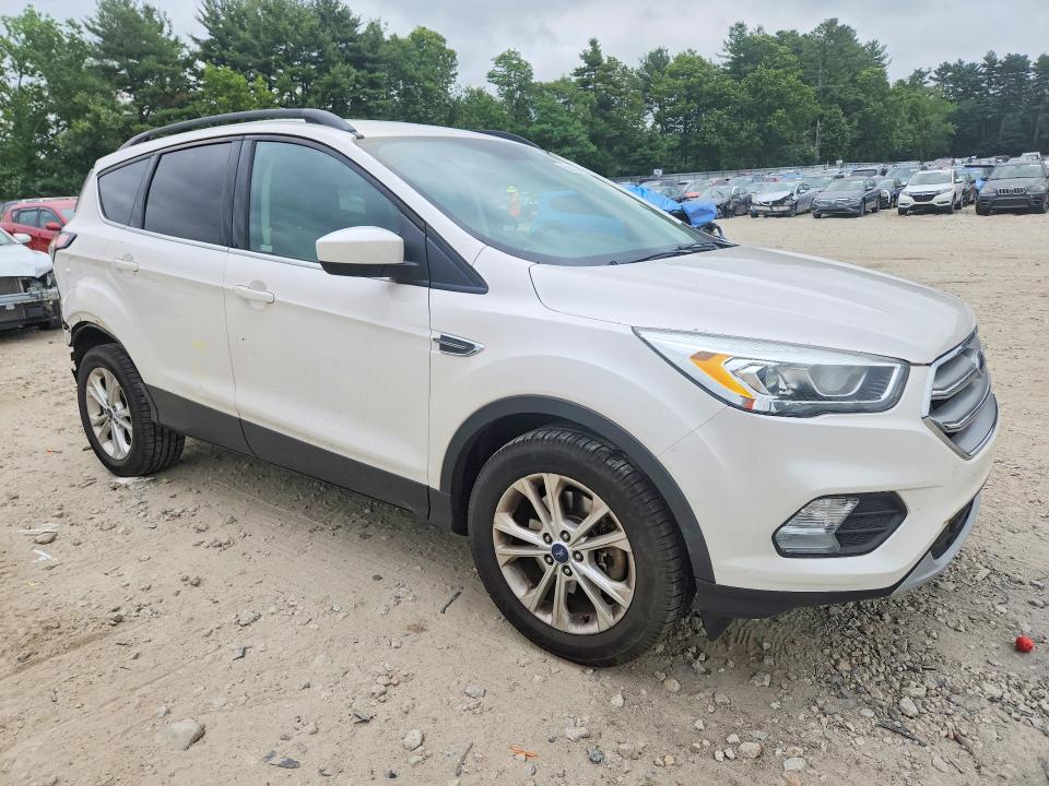 Photo 4 from auction – 2017 FORD ESCAPE with VIN 1FMCU9G96HUB88470