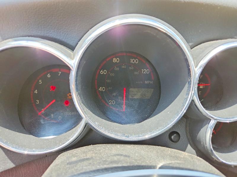 Photo 9 from auction – 2004 TOYOTA MATRIX with VIN 2T1KR32E94C177182