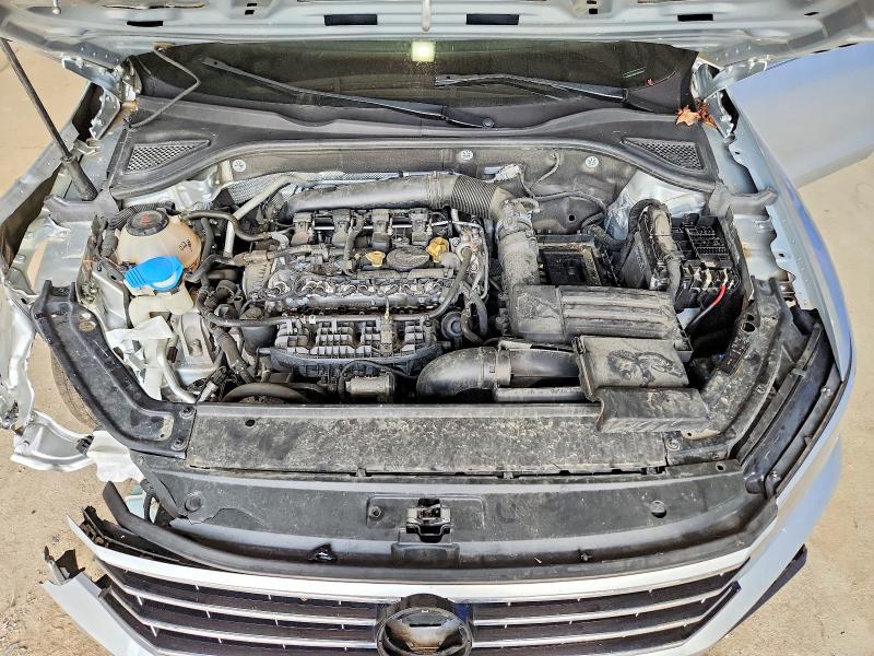 Photo 11 from auction – 2018 VOLKSWAGEN PASSAT with VIN 1VWBA7A33JC044501