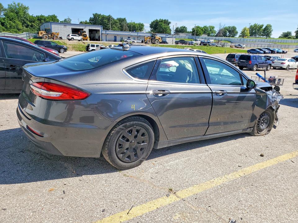 Photo 3 from auction – 2020 FORD FUSION with VIN 3FA6P0G70LR181037
