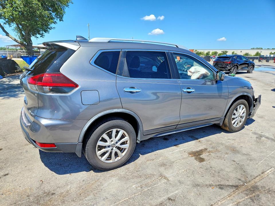 Photo 3 from auction – 2018 NISSAN ROGUE with VIN JN8AT2MV2JW304978