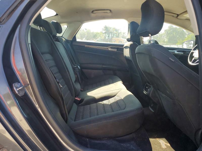 Photo 10 from auction – 2019 FORD FUSION with VIN 3FA6P0PU5KR266329