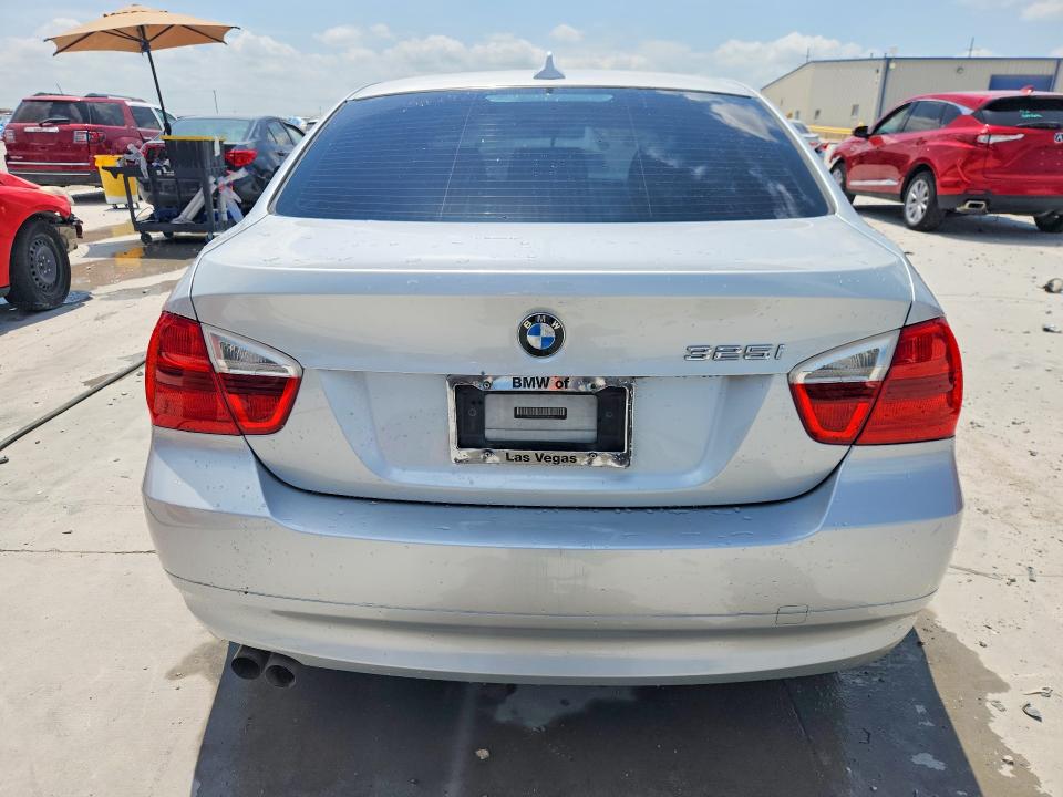 Foto 6 de la subasta – 2006 BMW 325 con VIN WBAVB13516PT26464