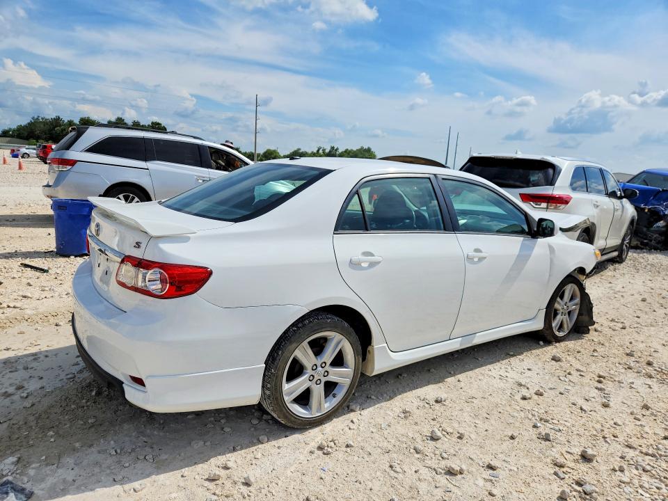 Photo 3 from auction – 2013 TOYOTA COROLLA with VIN 5YFBU4EE9DP185380
