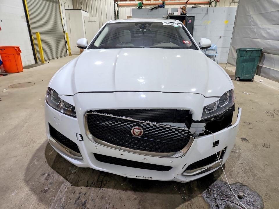 Photo 5 from auction – 2016 JAGUAR XF with VIN SAJBE4BV8GCY02669