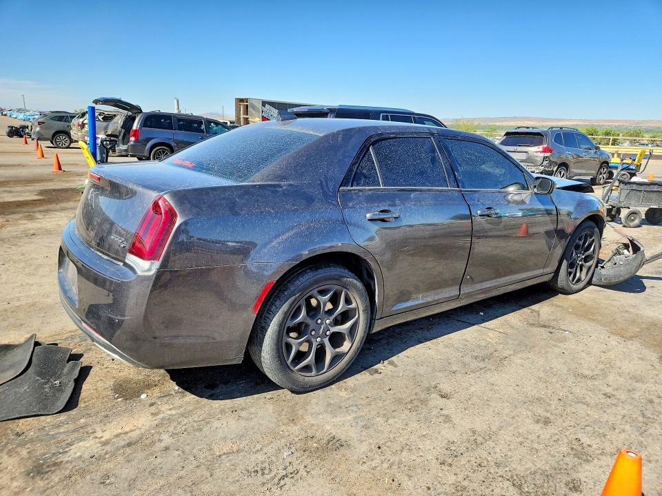Photo 3 from auction – 2019 CHRYSLER 300 with VIN 2C3CCAGG0KH586246