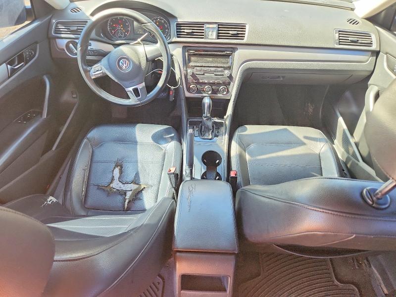 Фото 8 с аукциона – 2015 VOLKSWAGEN PASSAT с VIN 1VWAT7A35FC015448