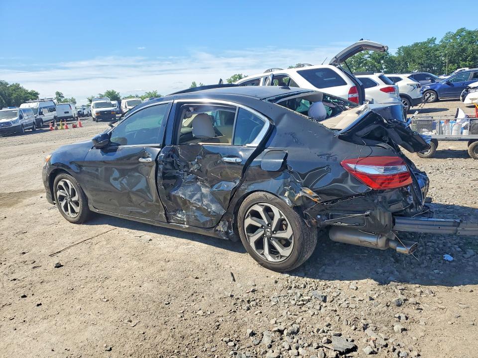 Photo 2 from auction – 2016 HONDA ACCORD with VIN 1HGCR3F02GA021918