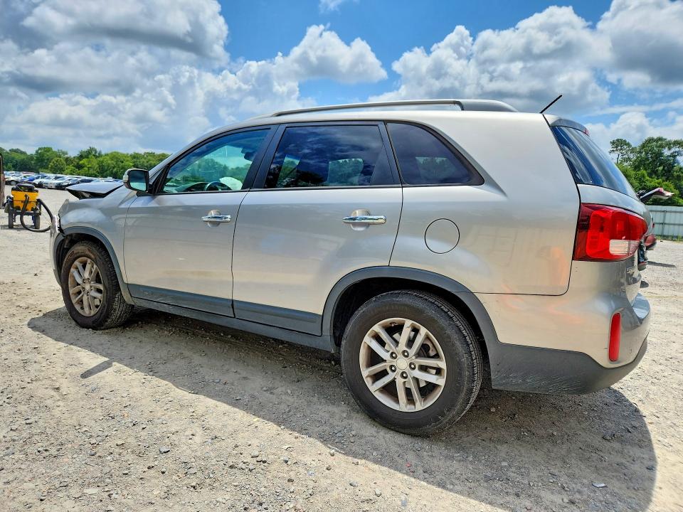 Photo 2 from auction – 2014 KIA SORENTO with VIN 5XYKT3A65EG455061