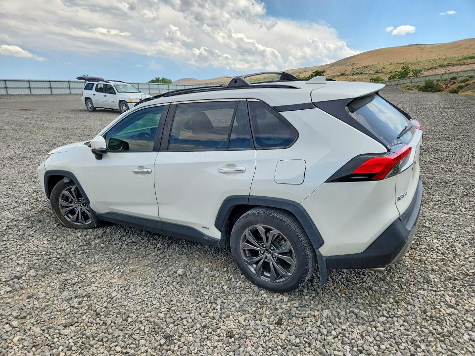 Photo 2 from auction – 2022 TOYOTA RAV4 with VIN JTMD6RFV8NJ021798