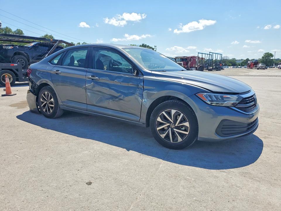 Photo 4 from auction – 2024 VOLKSWAGEN JETTA with VIN 3VW5M7BU1RM096456