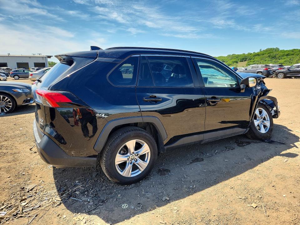 Photo 3 from auction – 2023 TOYOTA RAV4 with VIN 2T3P1RFV3PC328040