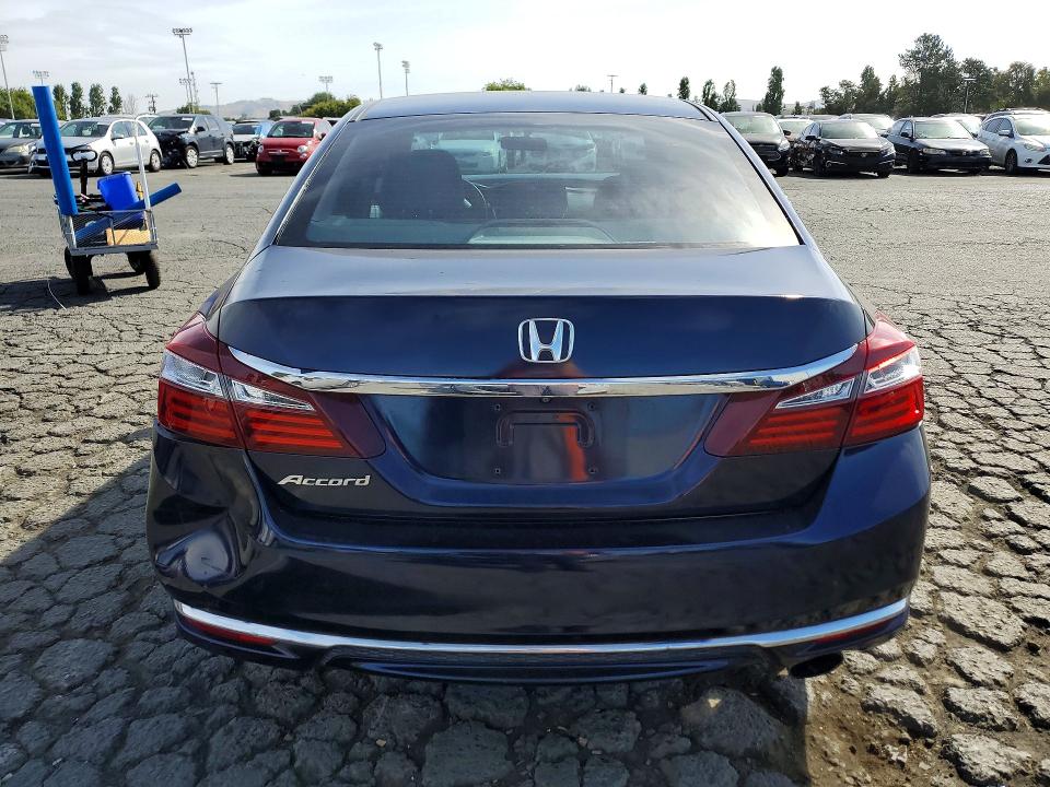 Photo 6 from auction – 2016 HONDA ACCORD with VIN 1HGCR2F33GA064877