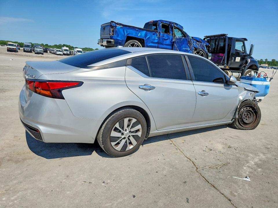 Photo 3 from auction – 2021 NISSAN ALTIMA with VIN 1N4BL4DV9MN363666