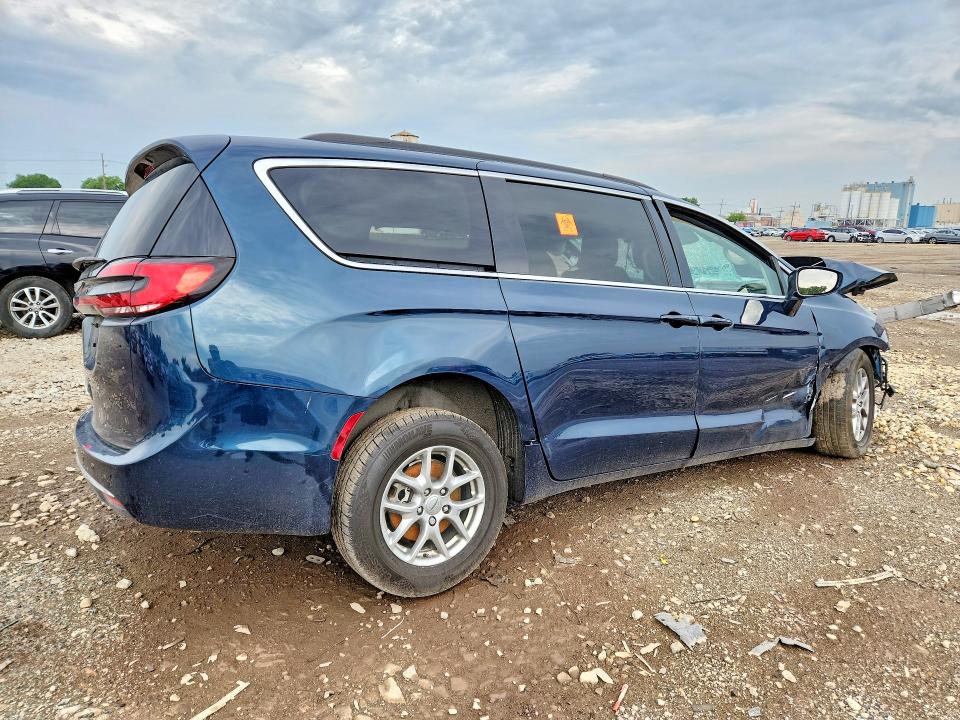 Photo 3 from auction – 2021 CHRYSLER PACIFICA with VIN 2C4RC1FG3MR591428