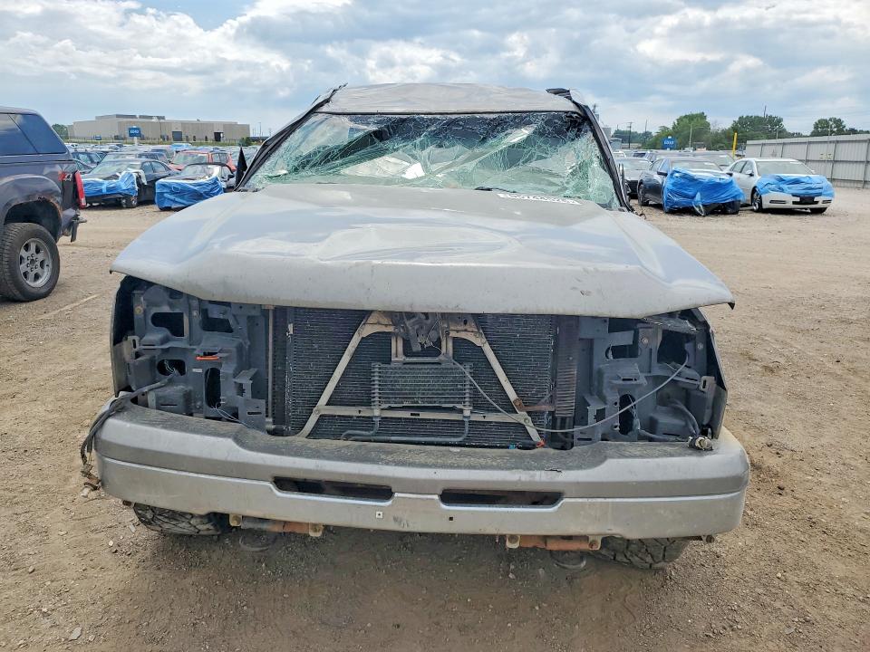 Photo 5 from auction – 2006 CHEVROLET SILVERADO with VIN 1GCEC19T46Z208547