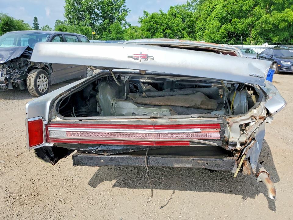 Photo 6 from auction – 1977 LINCOLN CONTINENTAL TOWN CA with VIN 7Y82A937900