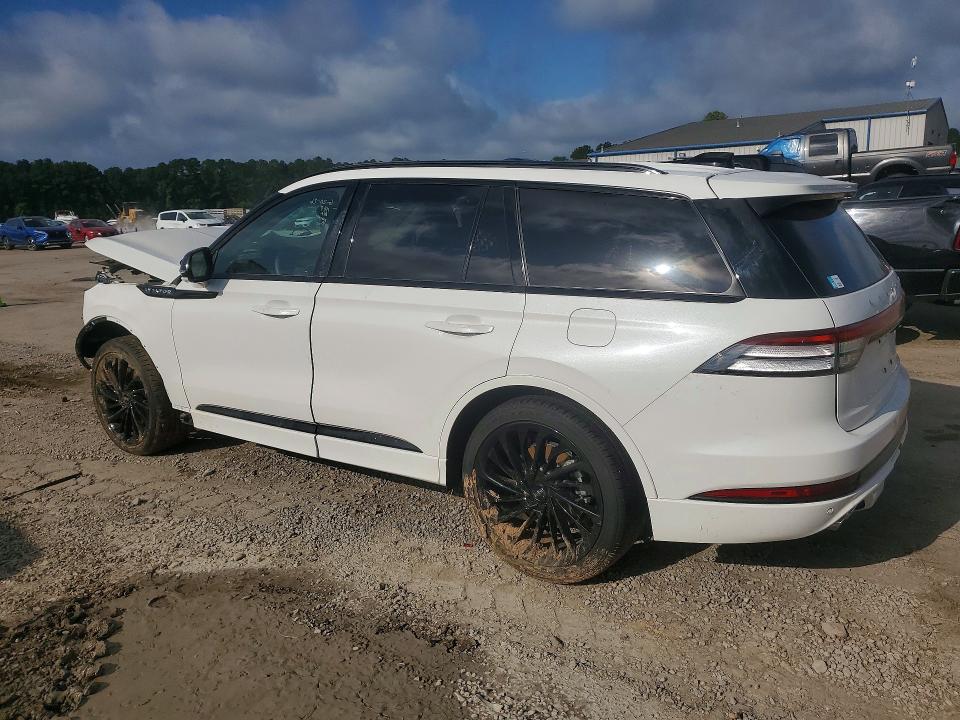 Photo 2 from auction – 2025 LINCOLN AVIATOR with VIN 5LM5J7WC1SGL34800