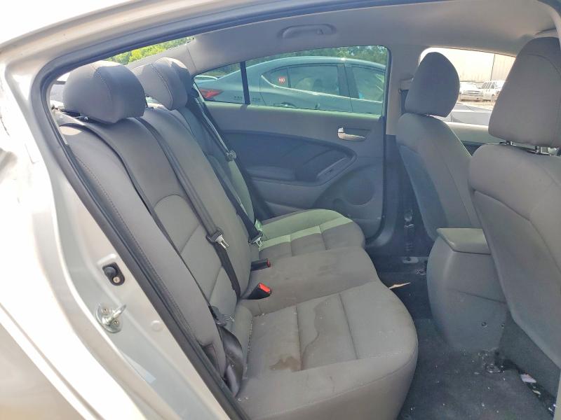 Photo 10 from auction – 2017 KIA FORTE with VIN 3KPFK4A71HE064140