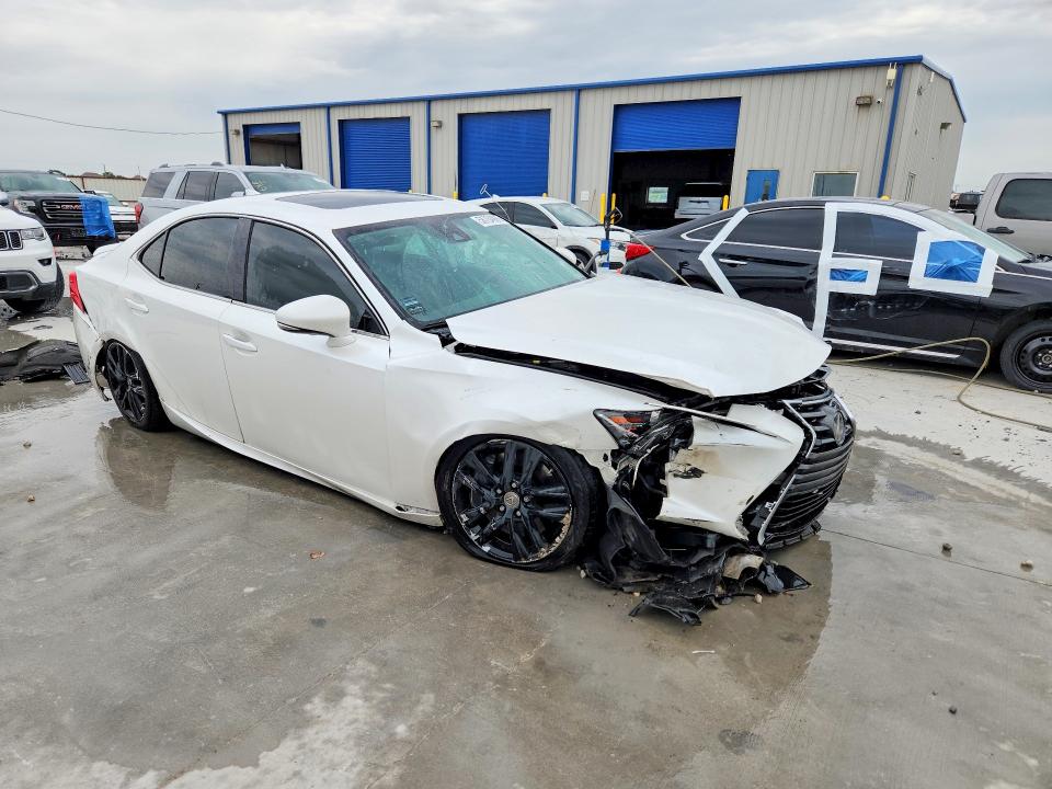 Photo 4 from auction – 2020 LEXUS IS with VIN JTHAA1D29L5101577