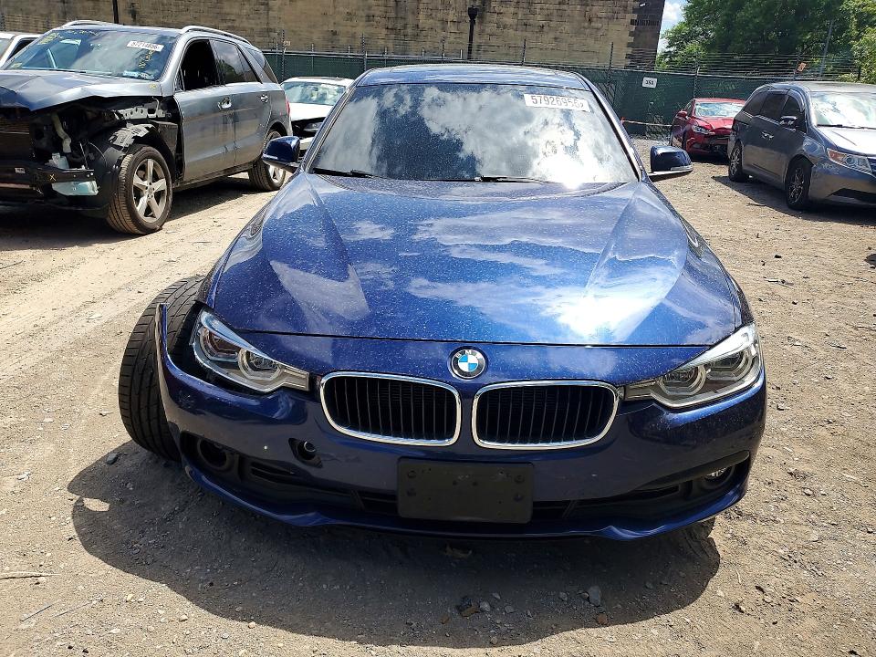 Photo 5 from auction – 2018 BMW 3 SERIES with VIN WBA8E5G54JNU46284