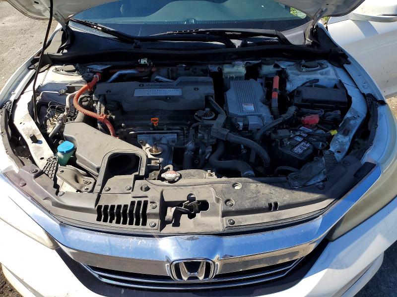 Photo 11 from auction – 2017 HONDA ACCORD with VIN JHMCR6F76HC004427