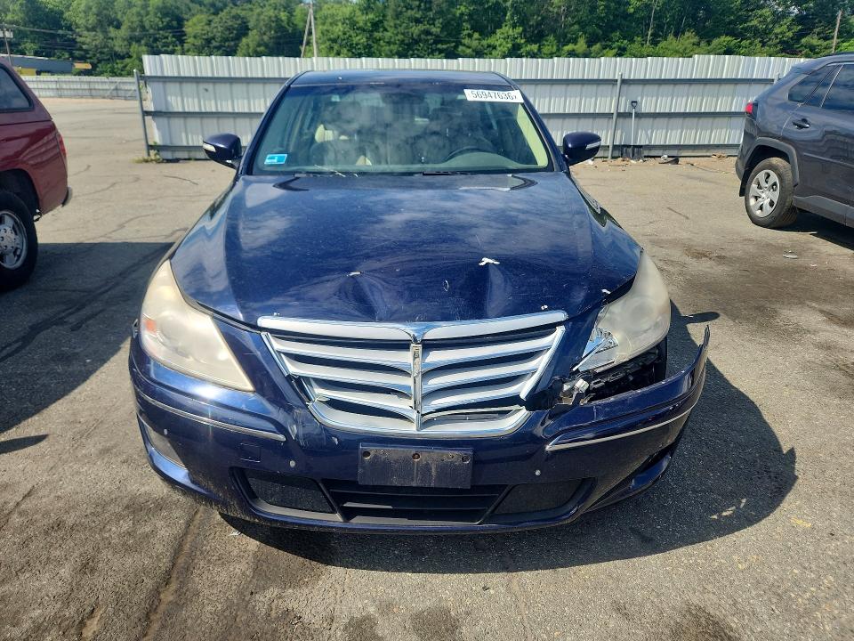 Photo 5 from auction – 2010 HYUNDAI GENESIS with VIN KMHGC4DF2AU111070
