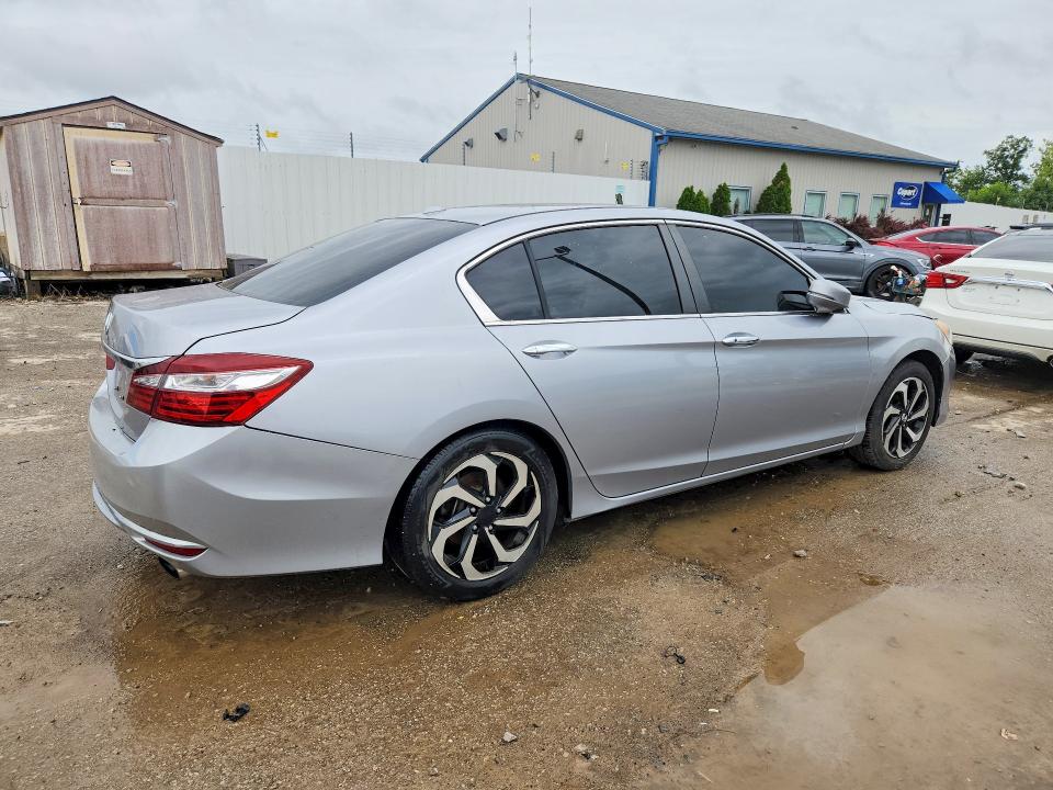 Photo 3 from auction – 2016 HONDA ACCORD with VIN 1HGCR2F86GA144802