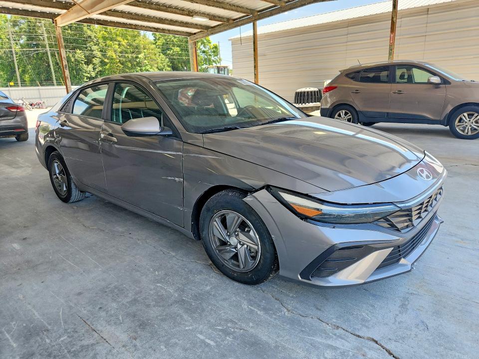 Photo 4 from auction – 2024 HYUNDAI ELANTRA with VIN KMHLL4DG7RU801934
