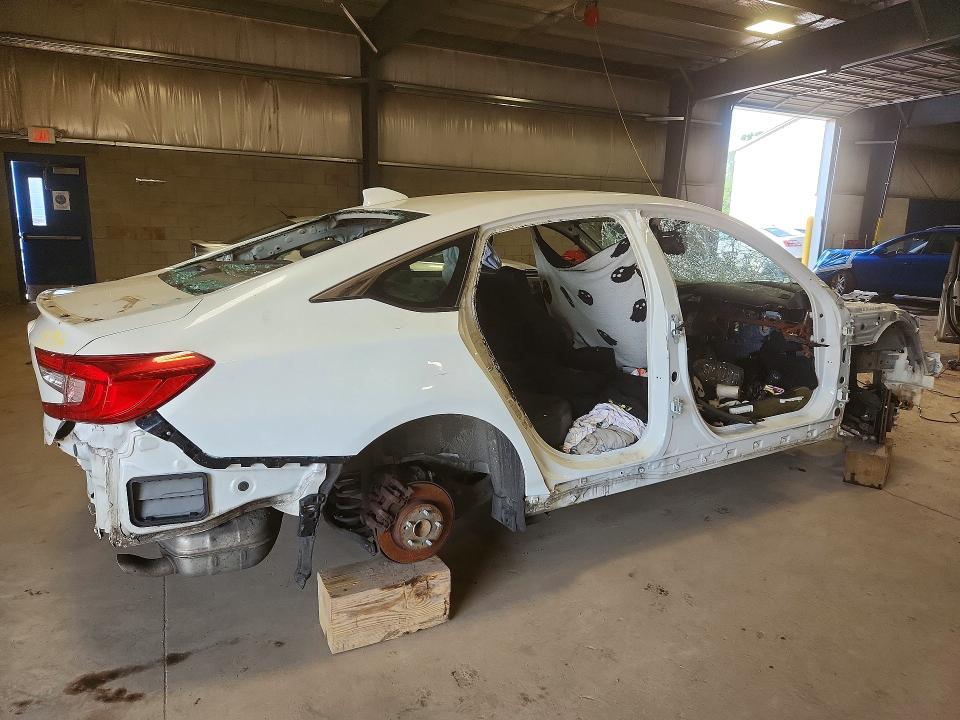 Photo 3 from auction – 2018 HONDA ACCORD with VIN 1HGCV1F30JA170605