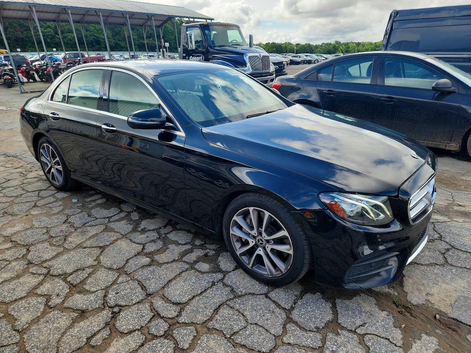 Photo 4 from auction – 2020 MERCEDES-BENZ E with VIN W1KZF6JB0LA802237