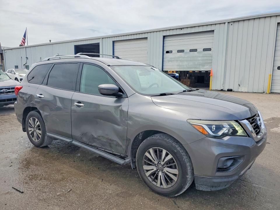 Photo 4 from auction – 2017 NISSAN PATHFINDER with VIN 5N1DR2MN3HC643344