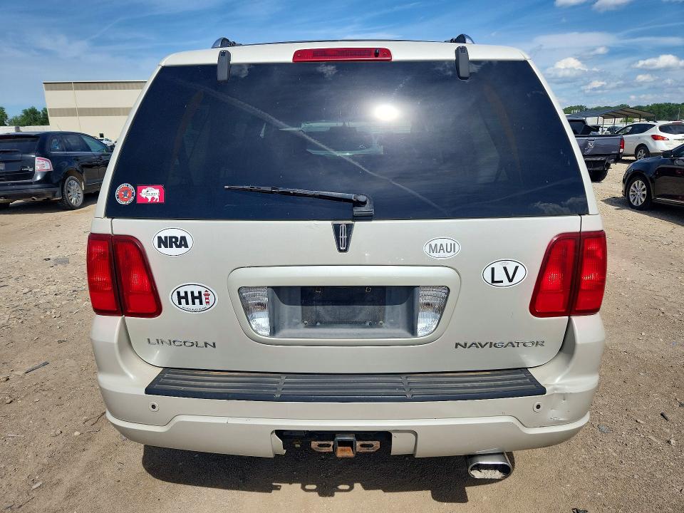 Photo 6 from auction – 2005 LINCOLN NAVIGATOR with VIN 5LMFU28535LJ08637