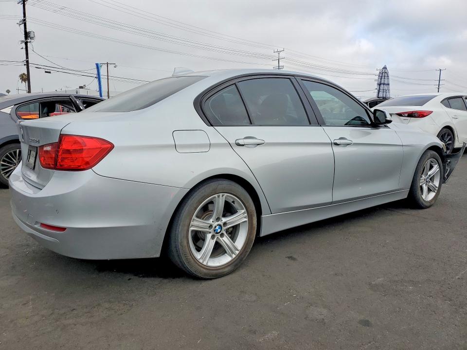 Photo 3 from auction – 2015 BMW 328 with VIN WBA3D3C5XFK158379