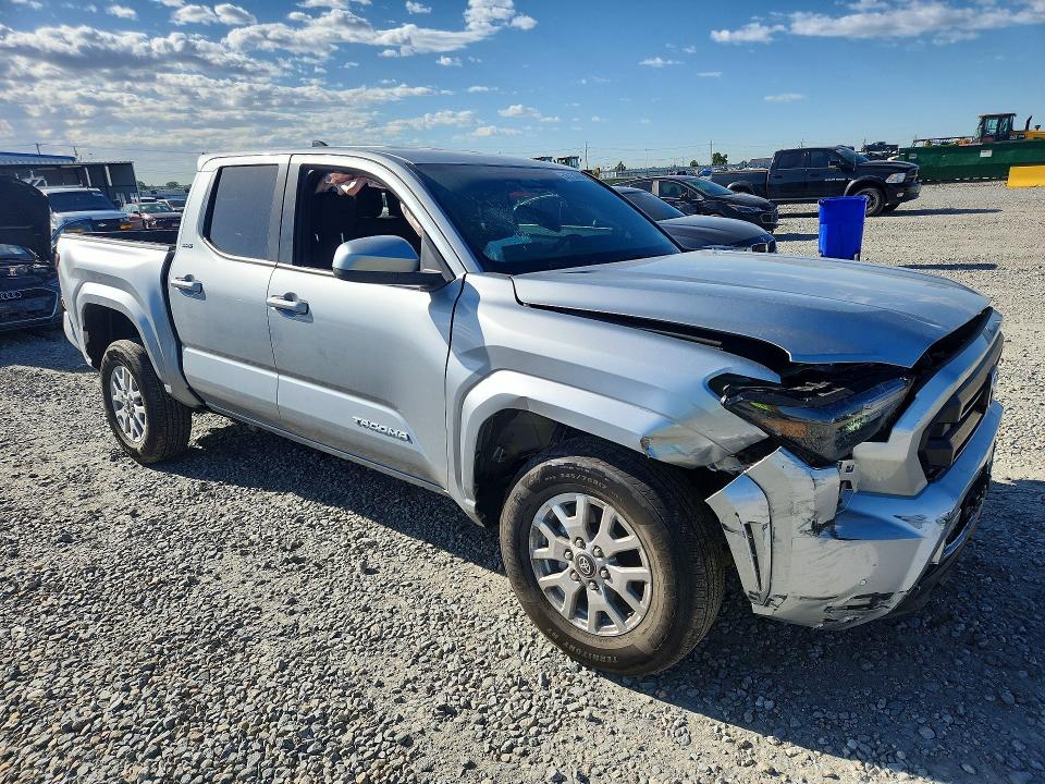 Photo 4 from auction – 2026 TOYOTA TACOMA with VIN 3TMLB5JN8TM243667