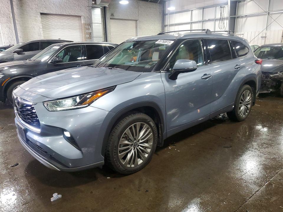 TOYOTA HIGHLANDER 2021 with VIN 5TDFZRBH6MS103143 - Photo from auction