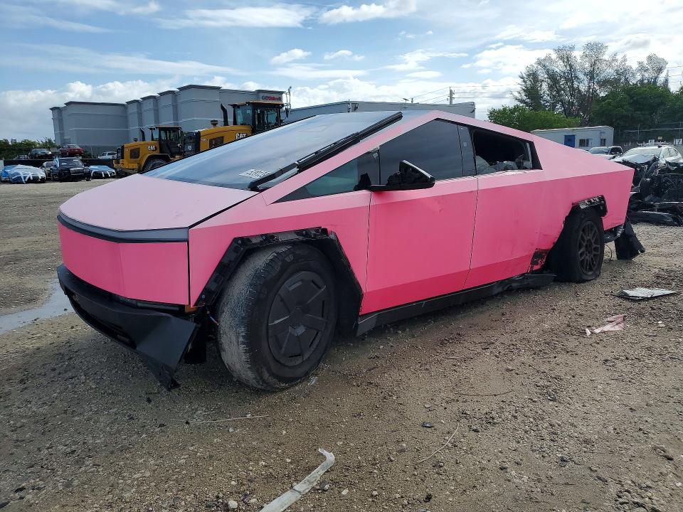TESLA CYBERTRUCK 2024 with VIN 7G2CEHED2RA034183 - Photo from auction