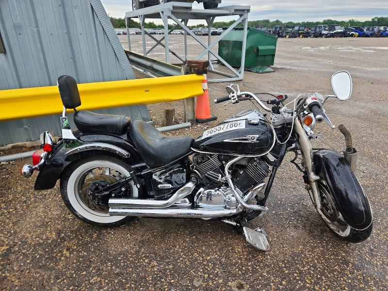YAMAHA XVS1100 2004 z numerem VIN JYAVP11E24A051335 - Zdjęcie z aukcji