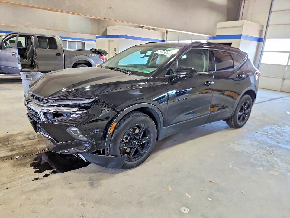 CHEVROLET BLAZER 2023 with VIN 3GNKBHR41PS112906 - Photo from auction