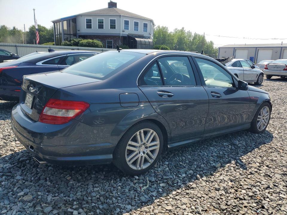 Photo 3 from auction – 2011 MERCEDES-BENZ C with VIN WDDGF8BB3BR133995
