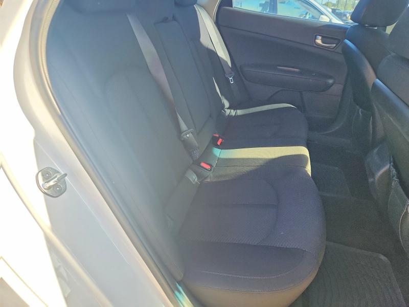 Photo 10 from auction – 2018 KIA OPTIMA with VIN 5XXGT4L31JG193472