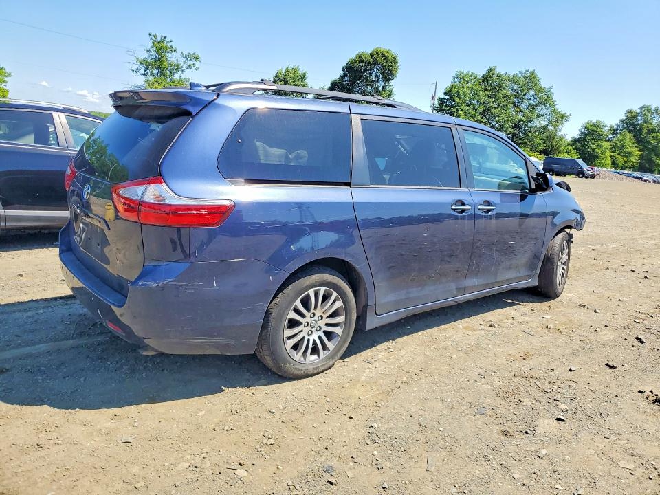 Photo 3 from auction – 2019 TOYOTA SIENNA with VIN 5TDYZ3DC3KS016501