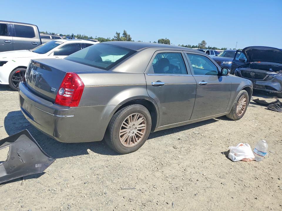 Photo 3 from auction – 2010 CHRYSLER 300 with VIN 2C3CA4CD3AH112664