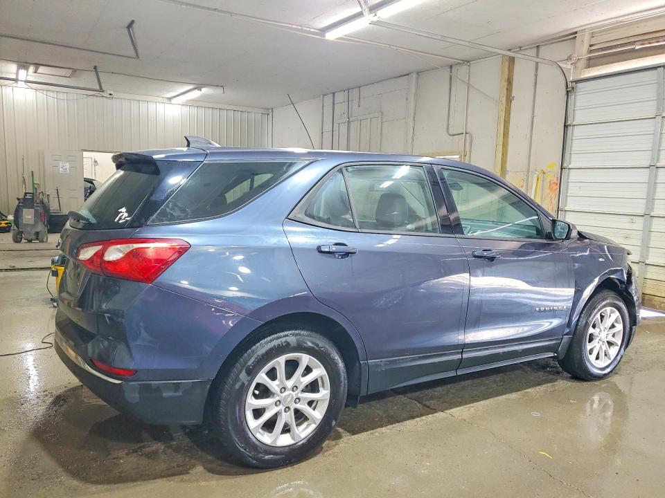 Photo 3 from auction – 2018 CHEVROLET EQUINOX with VIN 3GNAXHEV5JS540979