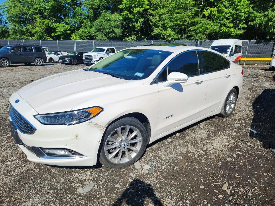 FORD FUSION 2017 with VIN 3FA6P0LU2HR393425 - Photo from auction