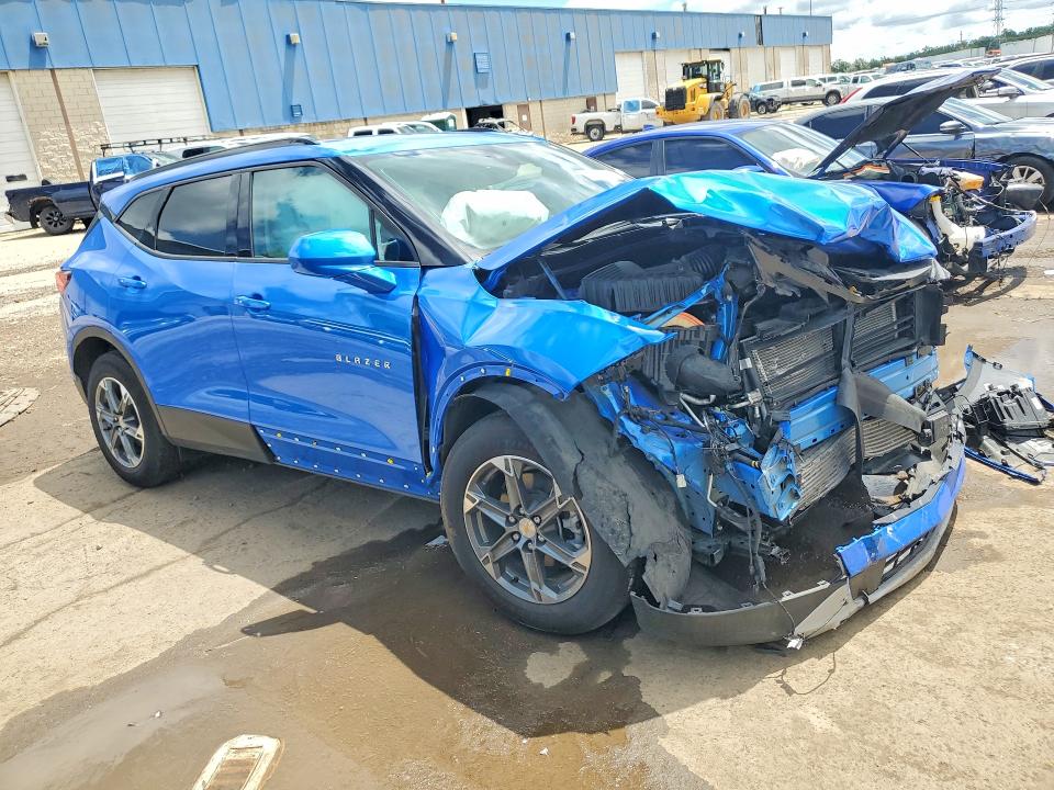 Photo 4 from auction – 2025 CHEVROLET BLAZER with VIN 3GNKBCR47SS177142