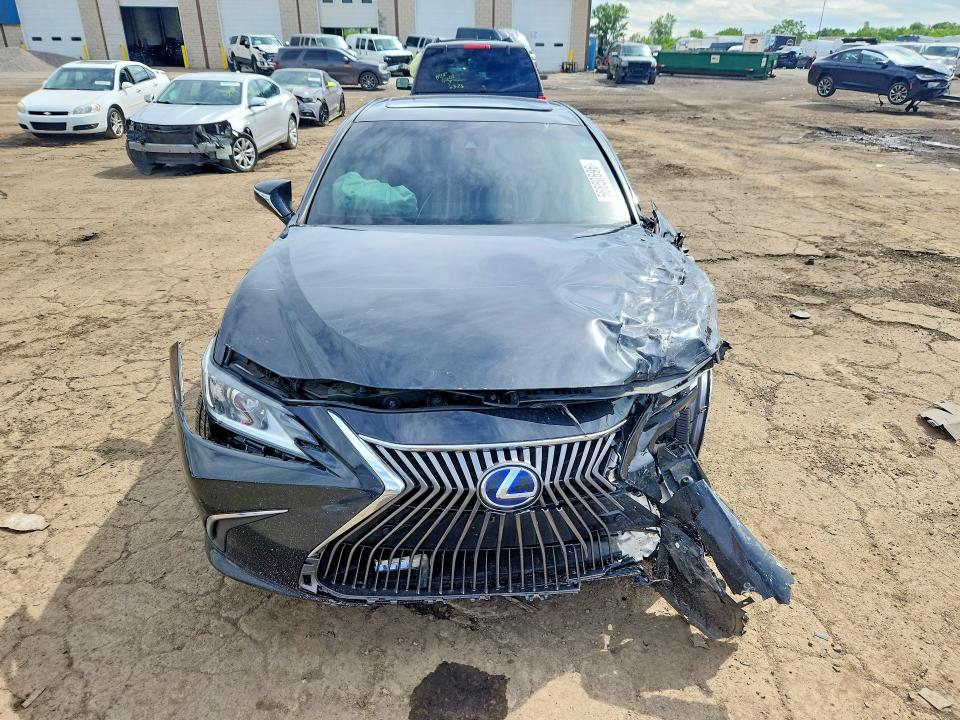 Photo 5 from auction – 2019 LEXUS ES with VIN 58AB21B10KU002278