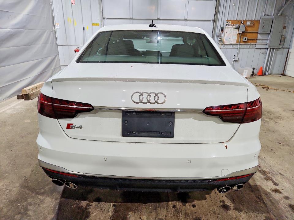 Photo 6 from auction – 2022 AUDI S4 with VIN WAUB4AF47NA035923